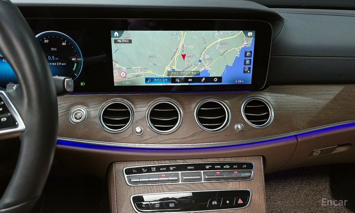 E-Class W213E220d 4MATIC Exclusive 17