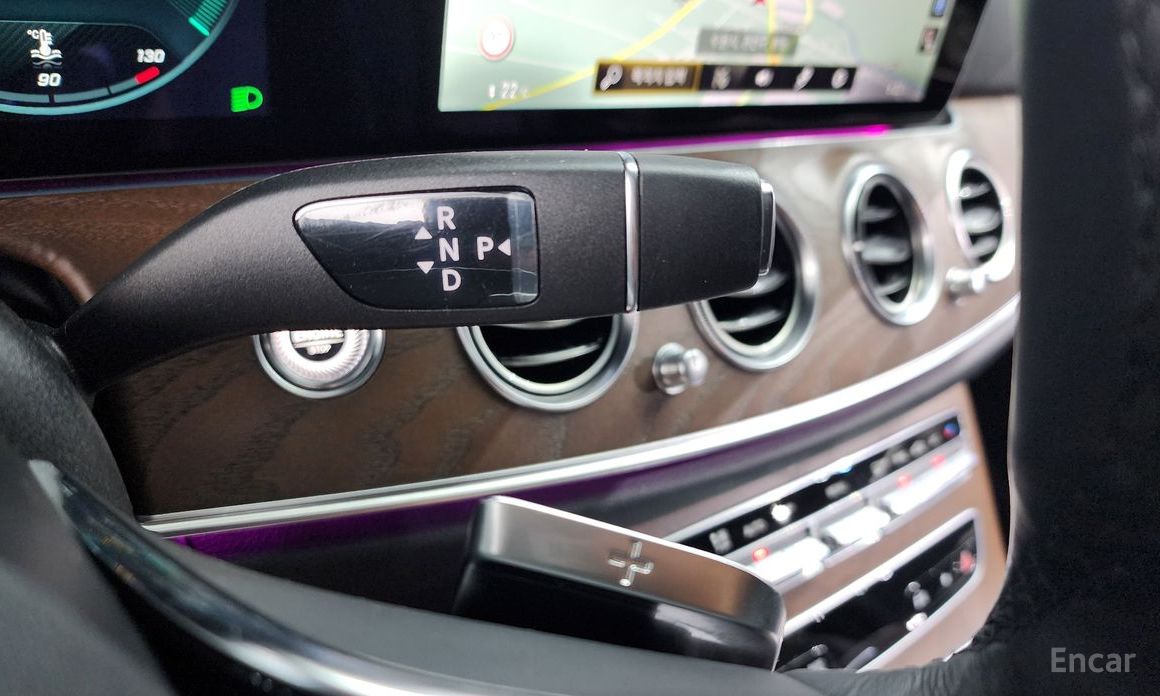 E-Class W213E220d 4MATIC Exclusive 10