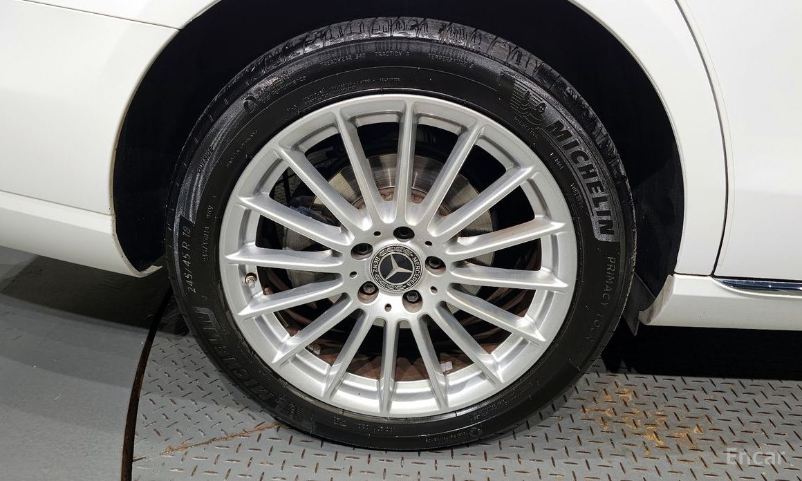 E-Class W213E220d 4MATIC Exclusive 6