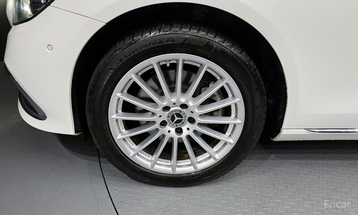 E-Class W213E220d 4MATIC Exclusive 6