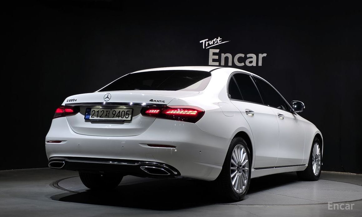 E-Class W213E220d 4MATIC Exclusive 3