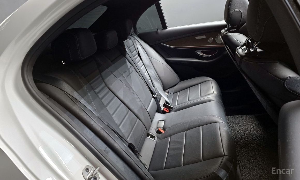 E-Class W213E220d 4MATIC Exclusive 13