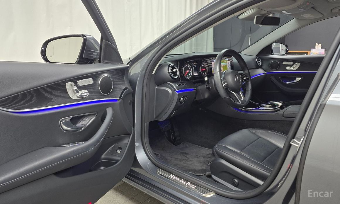 Mercedes-Benz E-Class W213E220d Avant-Garde №12