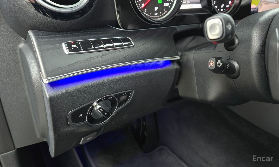 Mercedes-Benz E-Class W213E220d Avant-Garde №19