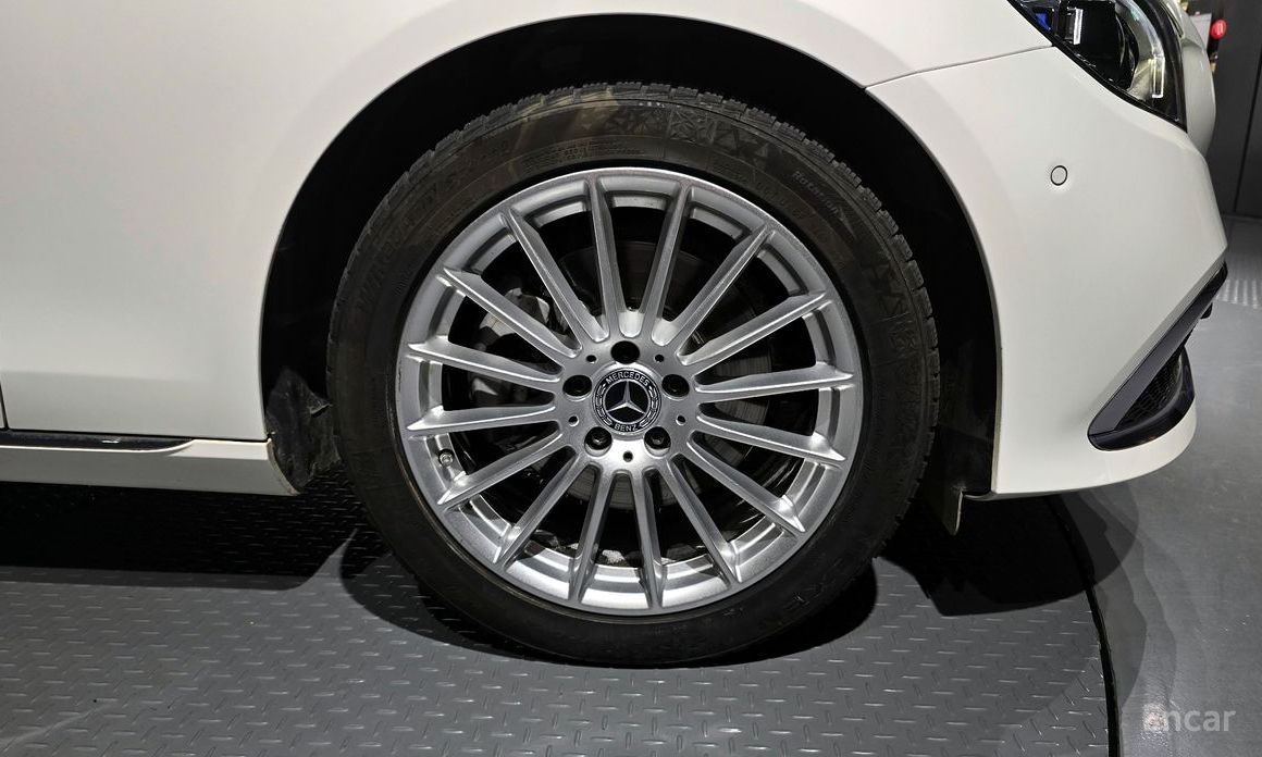 Mercedes-Benz E-Class W213E250 Exclusive №6