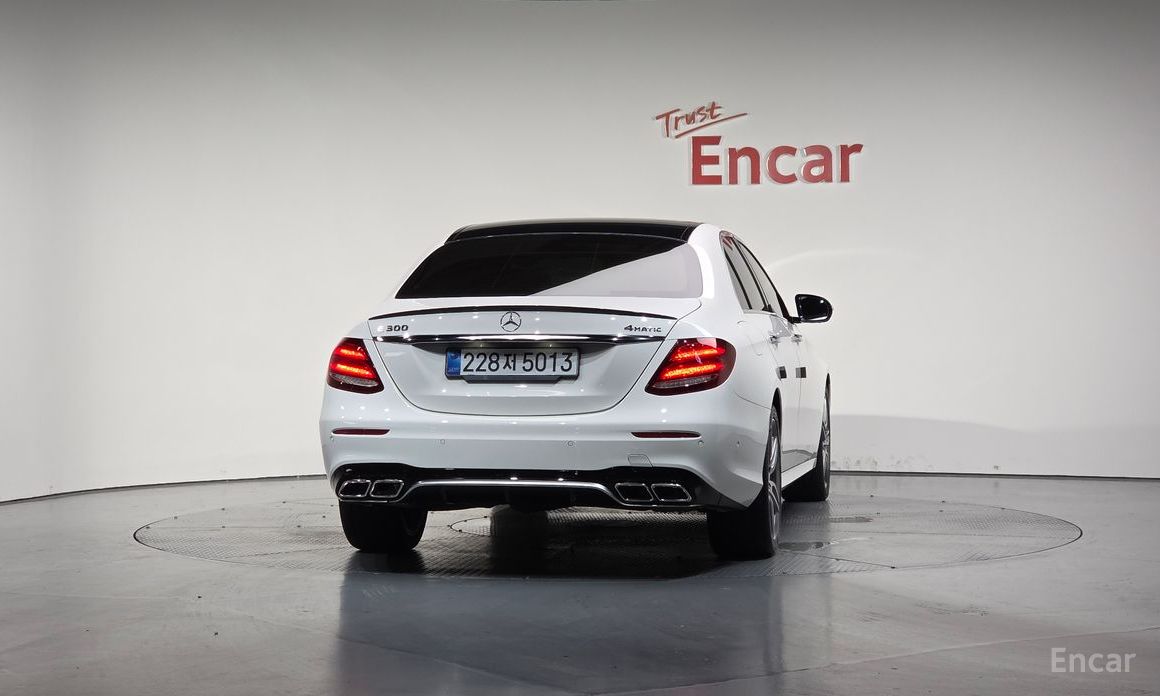 Mercedes-Benz E-Class W213E300 4MATIC AMG Line №4