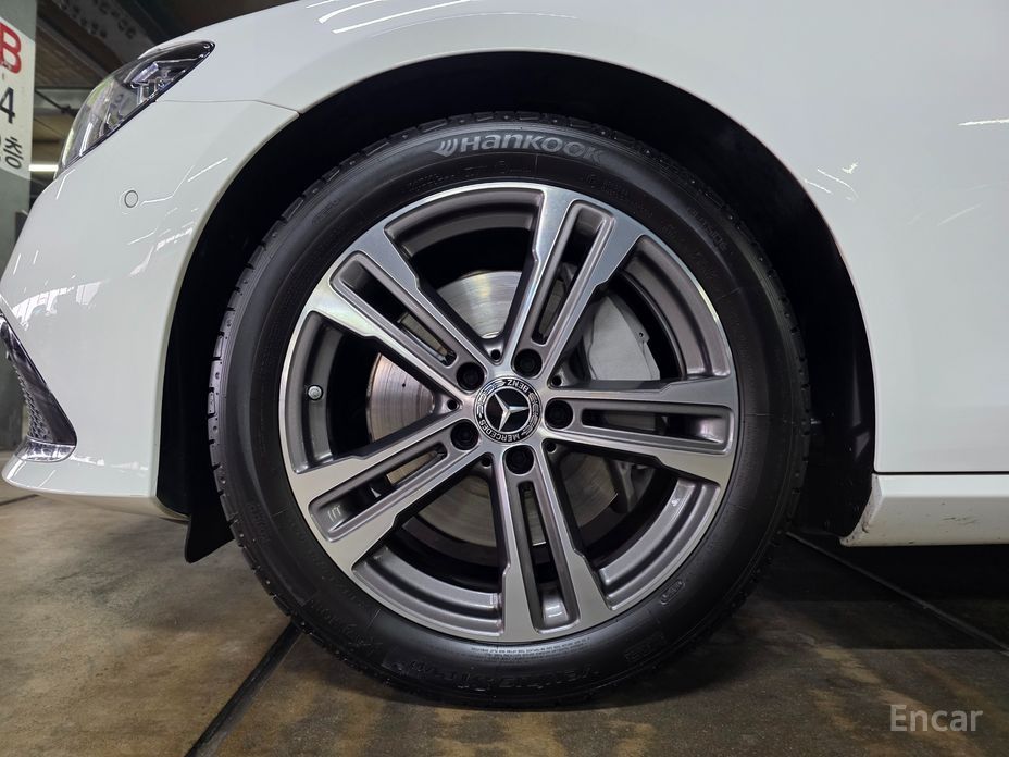 E-Class W213E300 4MATIC Avant-GARDE 13