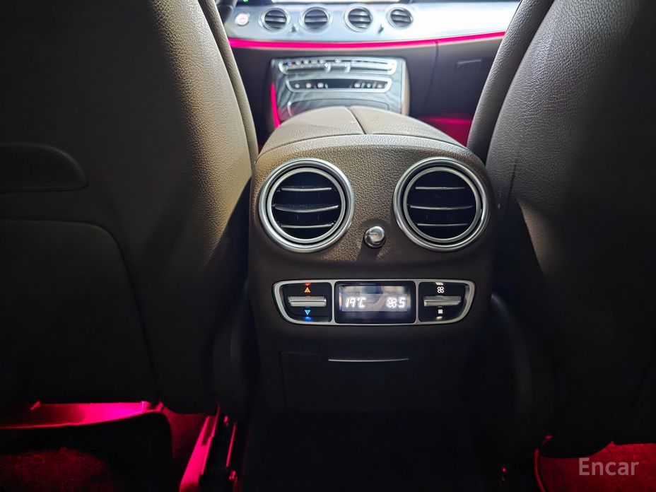 E-Class W213E300 4MATIC Avant-GARDE 20