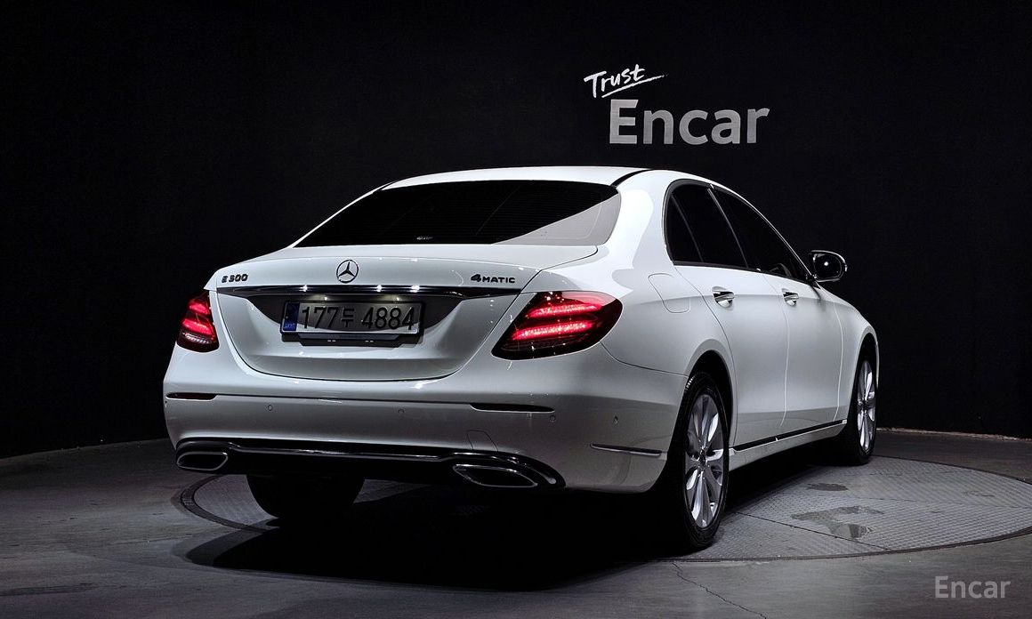 E-Class W213E300 4MATIC Exclusive 3