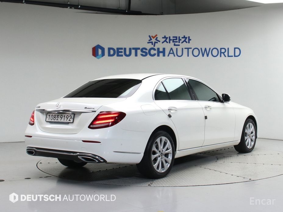 E-Class W213E300 4MATIC Exclusive 3