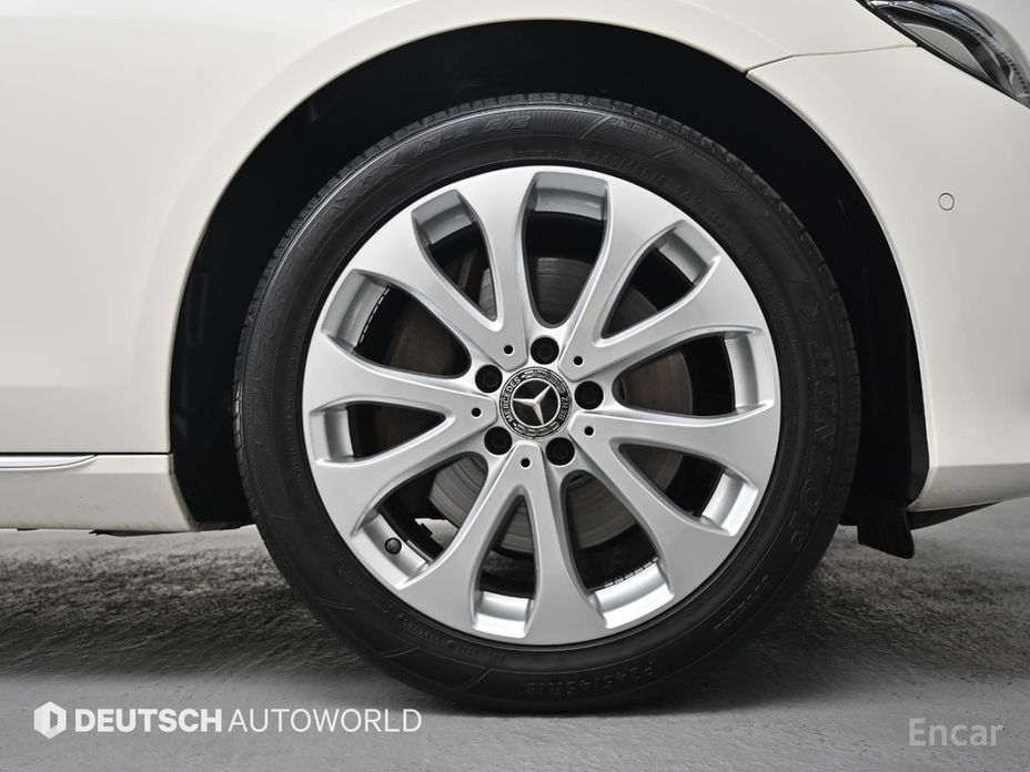 E-Class W213E300 4MATIC Exclusive 6