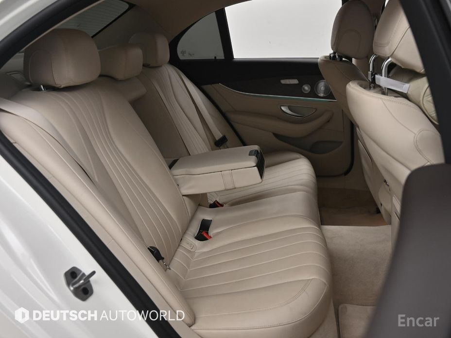E-Class W213E300 4MATIC Exclusive 13