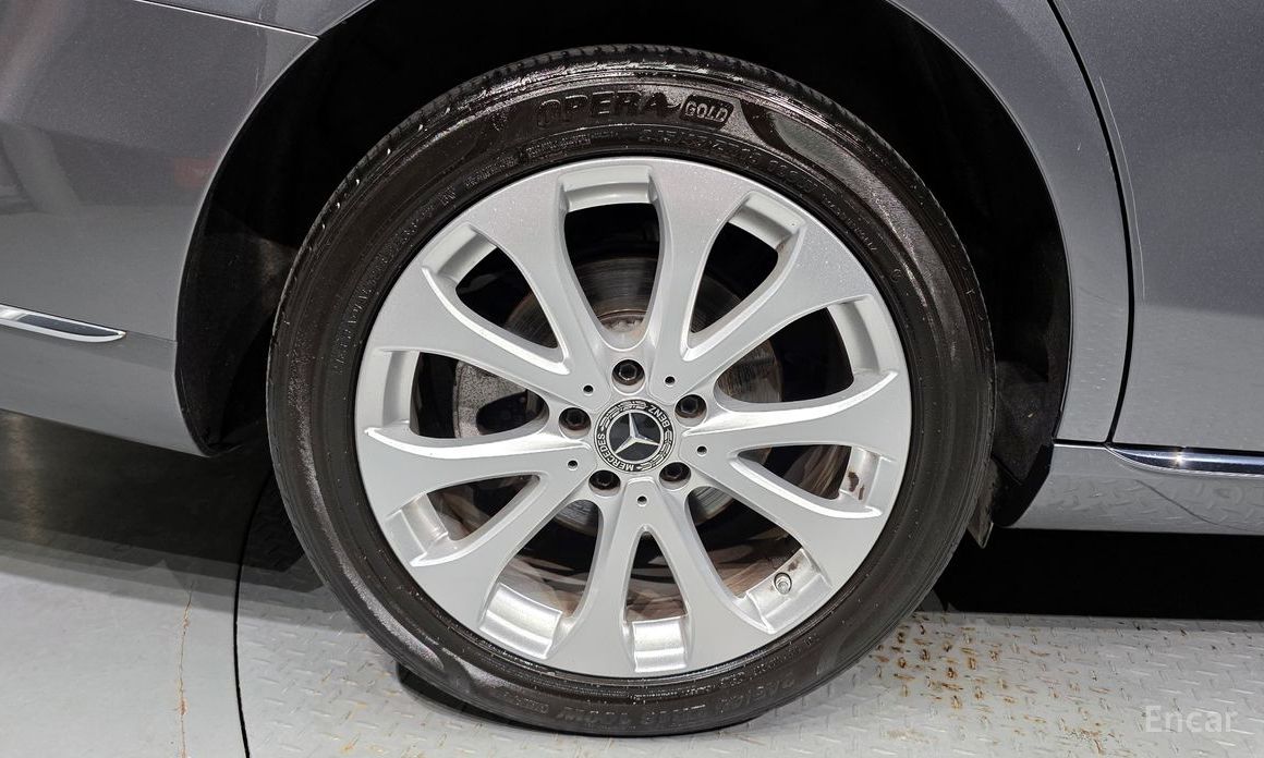 E-Class W213E300 4MATIC Exclusive 6