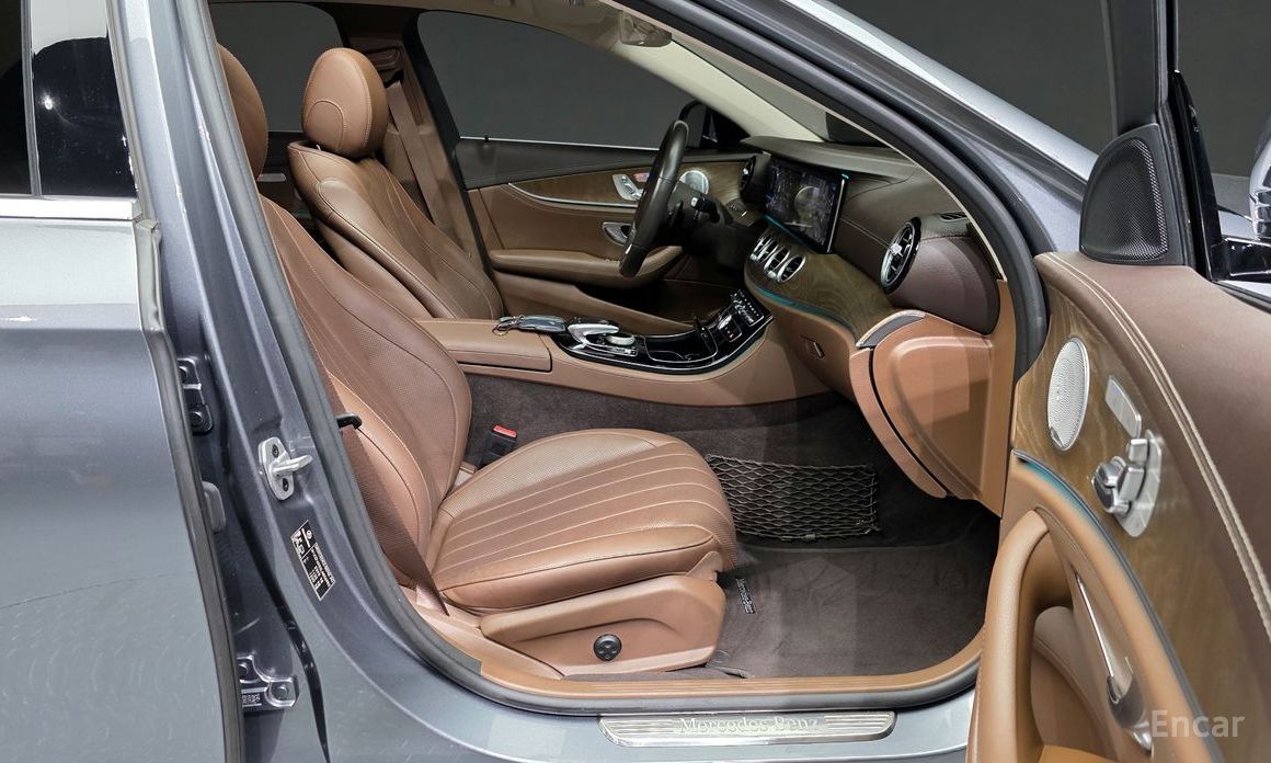 E-Class W213E300 4MATIC Exclusive 12