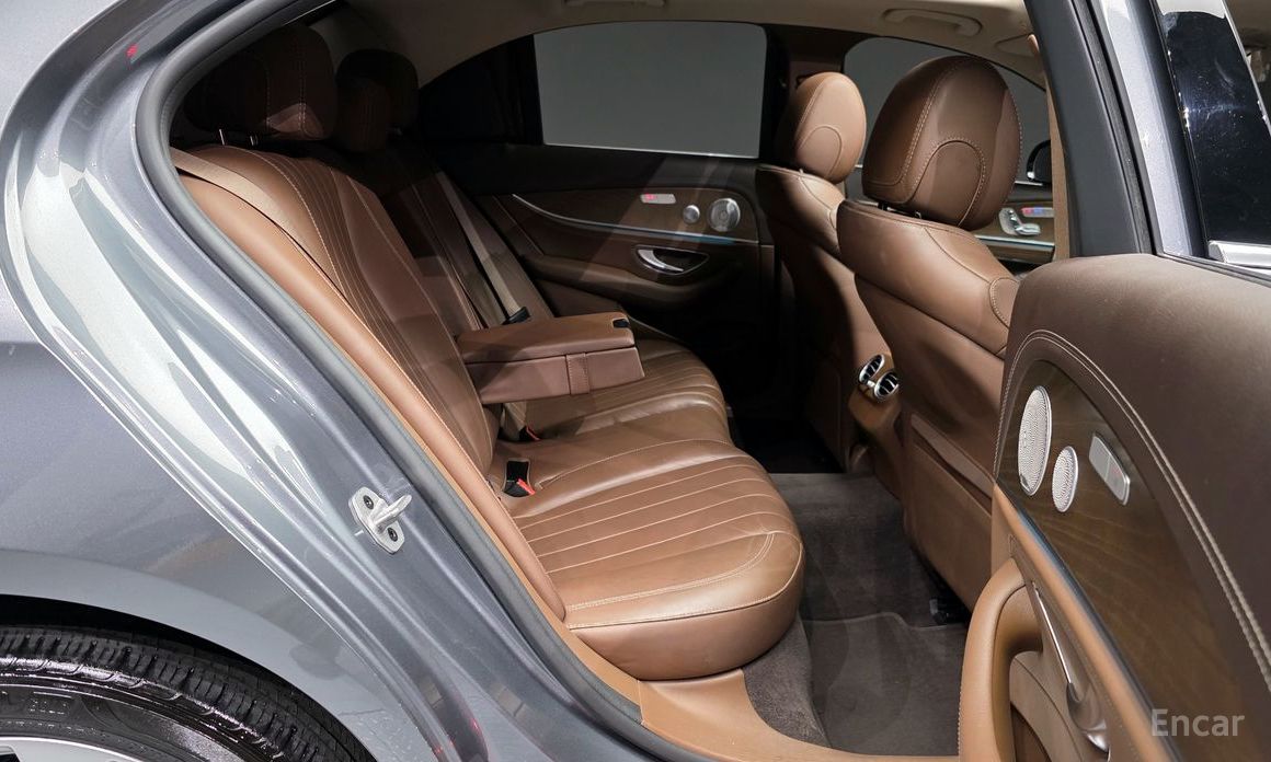 E-Class W213E300 4MATIC Exclusive 13