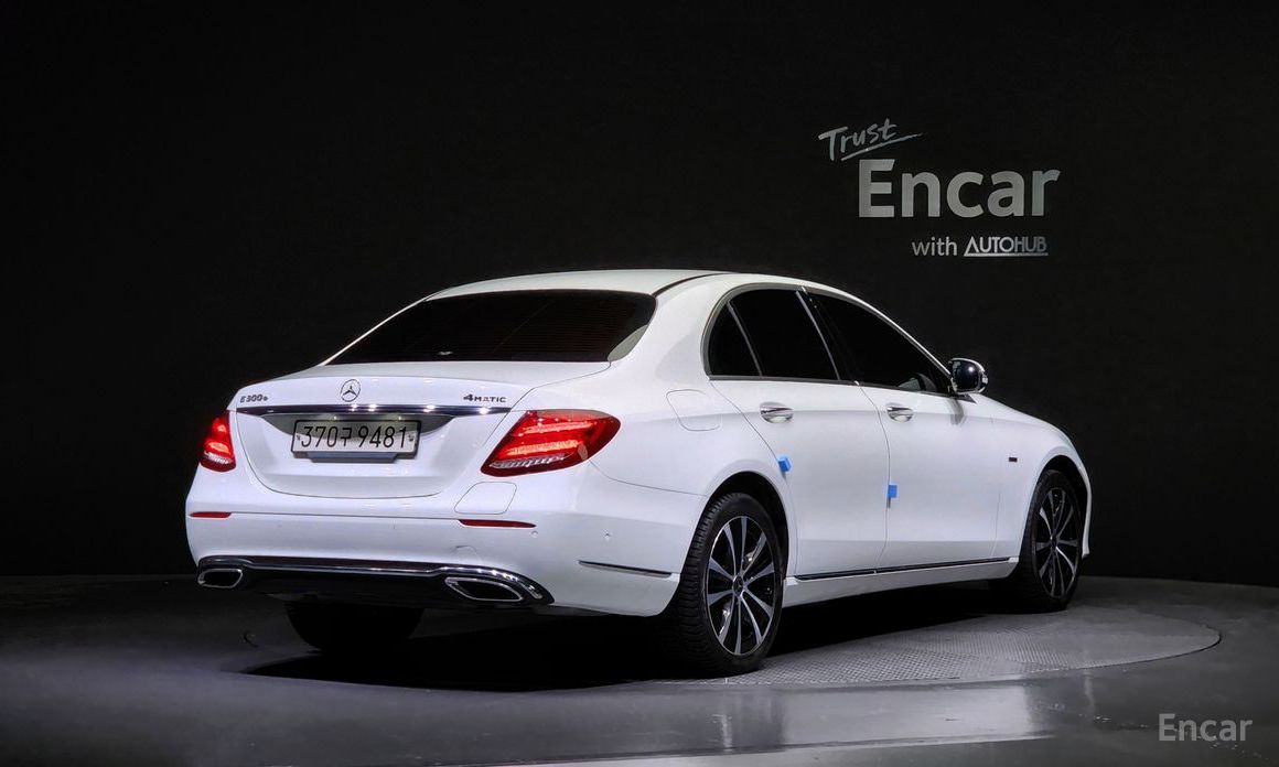 E-Class W213E300e 4MATIC Exclusive 3