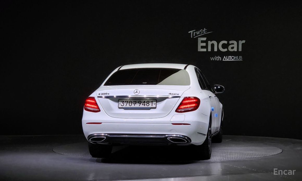 E-Class W213E300e 4MATIC Exclusive 5
