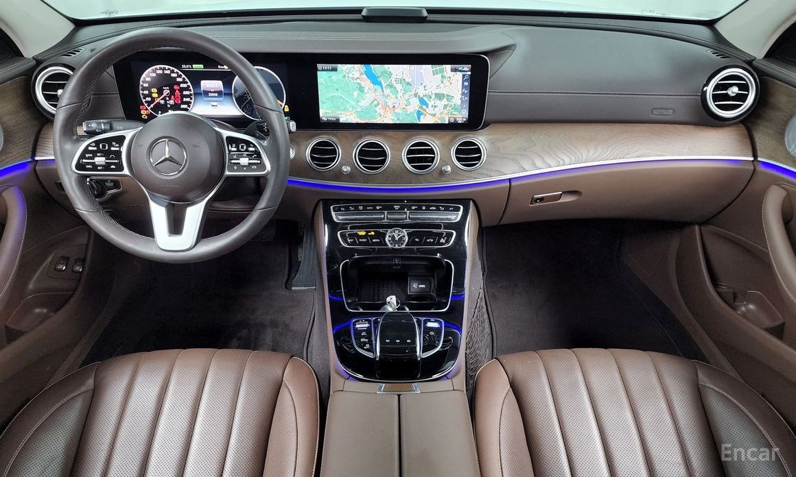 E-Class W213E300e 4MATIC Exclusive 8