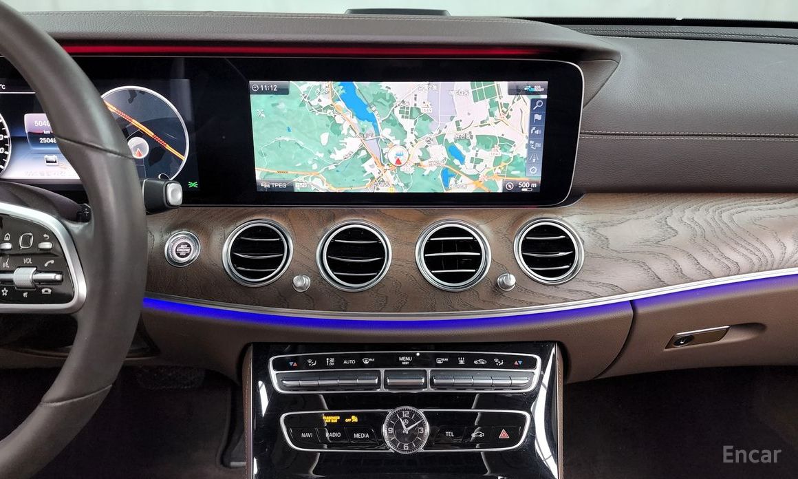 E-Class W213E300e 4MATIC Exclusive 14