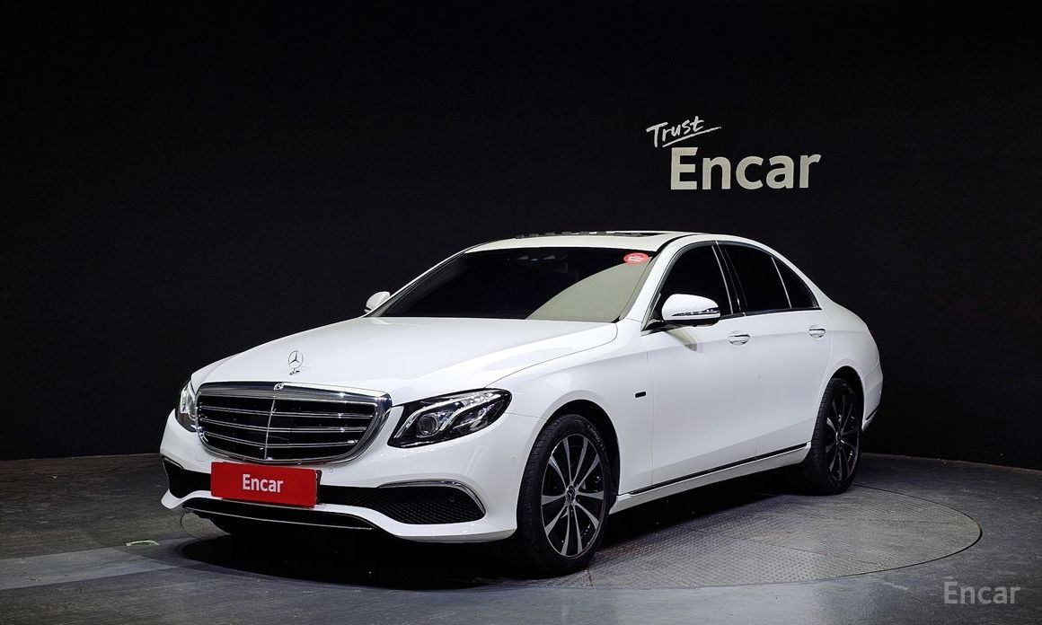 E-Class W213E300e 4MATIC Exclusive 2