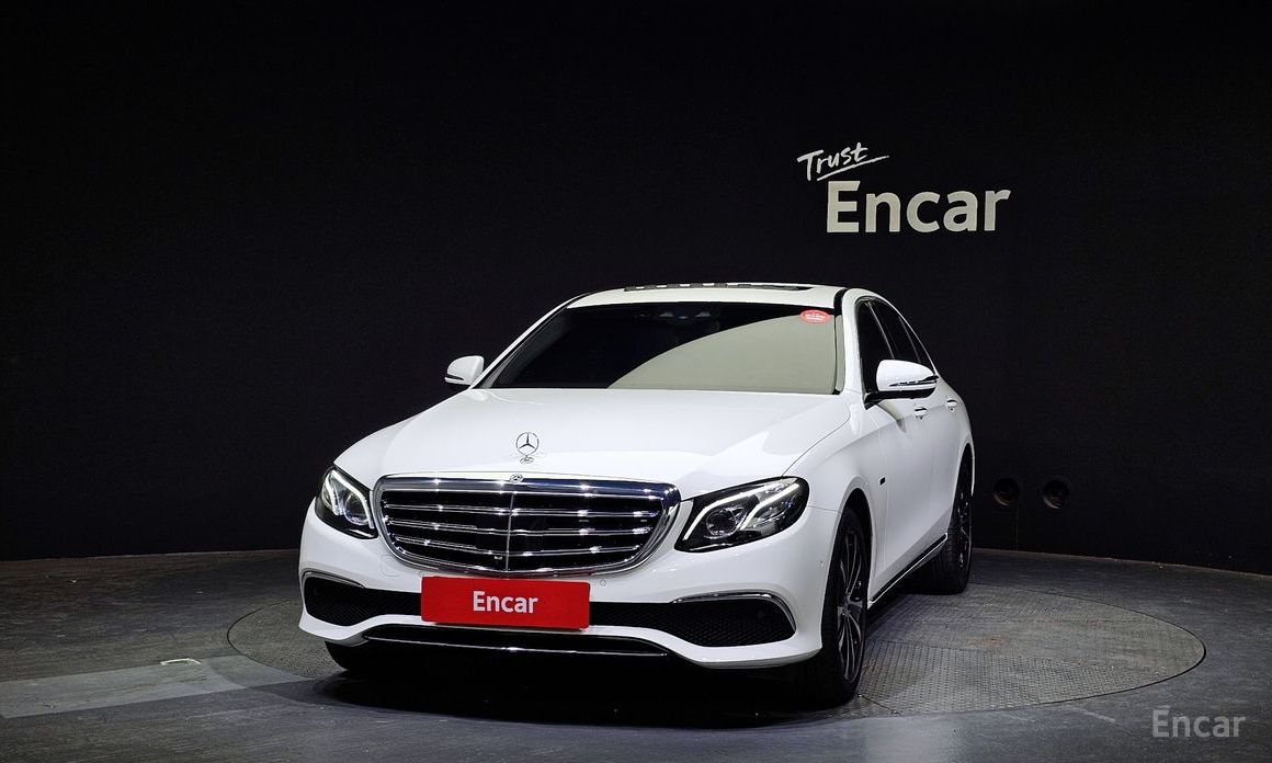 E-Class W213E300e 4MATIC Exclusive 4