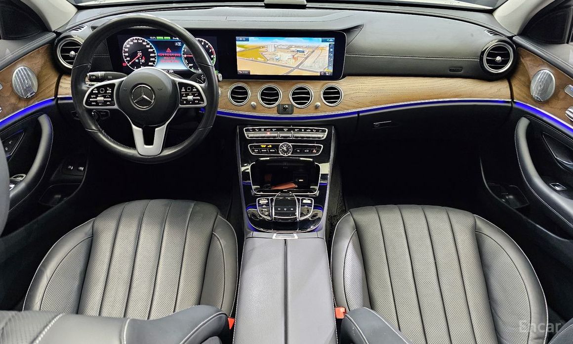 E-Class W213E300e 4MATIC Exclusive 8