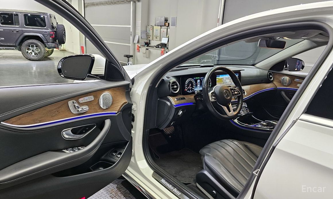 E-Class W213E300e 4MATIC Exclusive 11