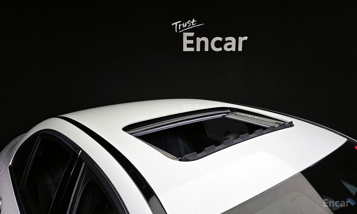 E-Class W213E300e 4MATIC Exclusive 21