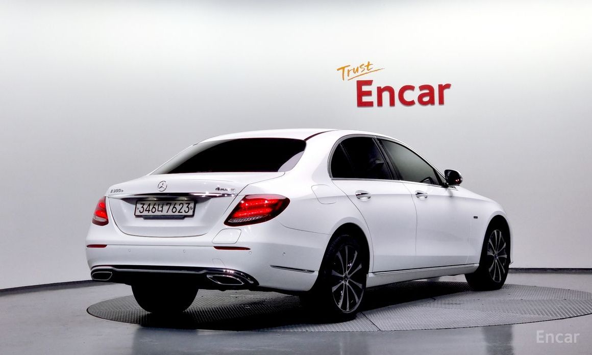 E-Class W213E300e 4MATIC Exclusive 3