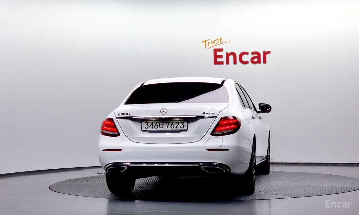 E-Class W213E300e 4MATIC Exclusive 5