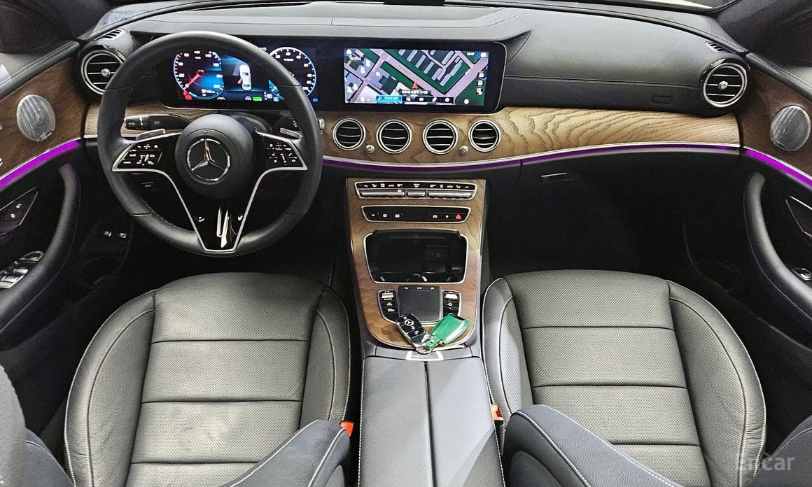 E-Class W213E300e 4MATIC Exclusive 8