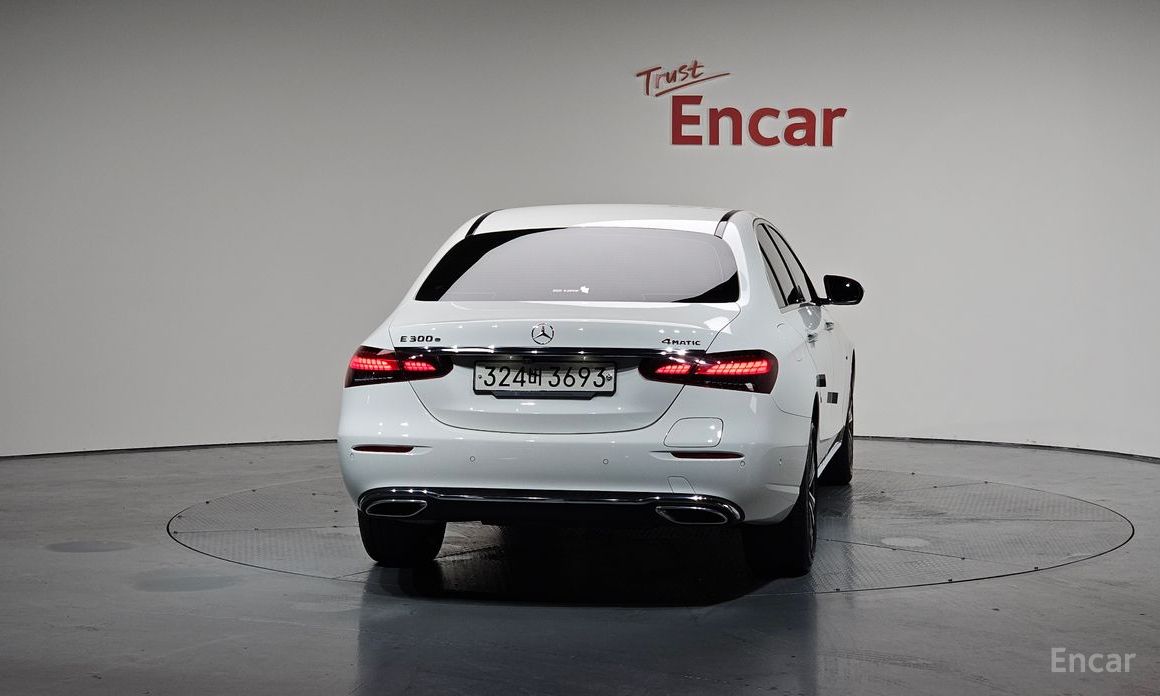 E-Class W213E300e 4MATIC Exclusive 5