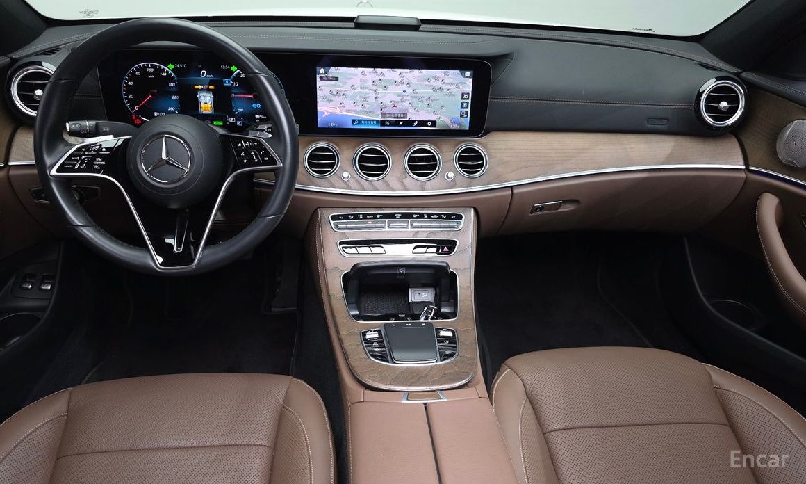 E-Class W213E300e 4MATIC Exclusive 8