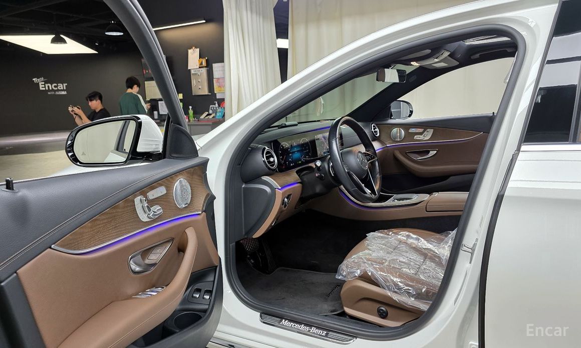 E-Class W213E300e 4MATIC Exclusive 14