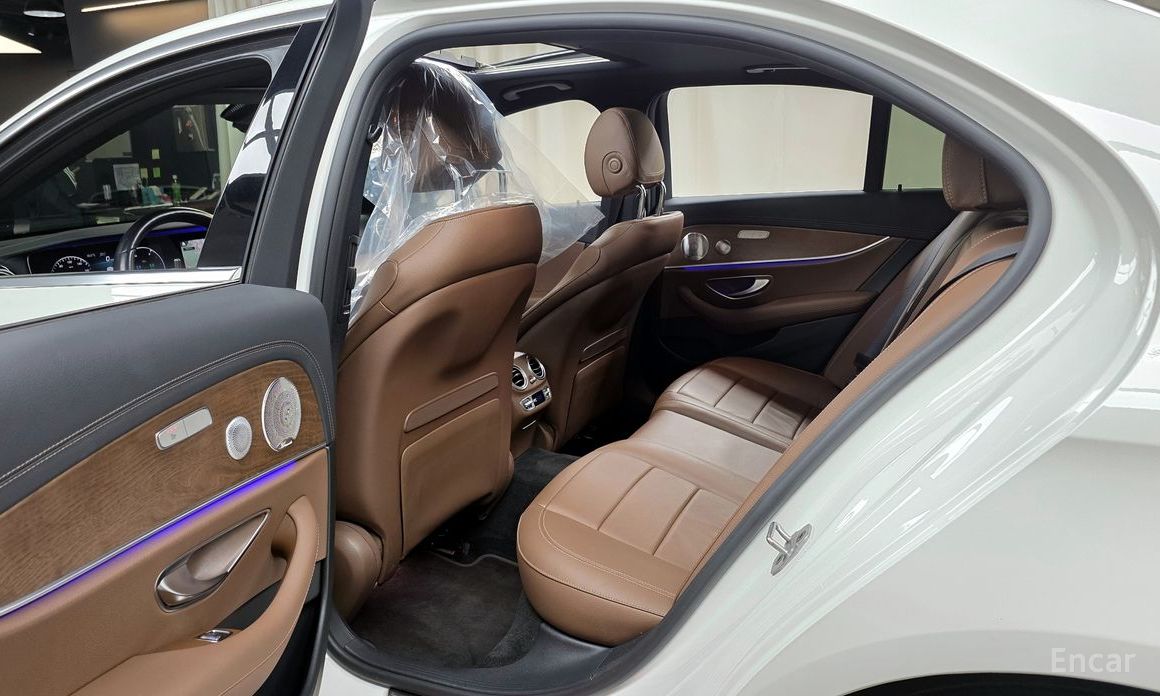 E-Class W213E300e 4MATIC Exclusive 19