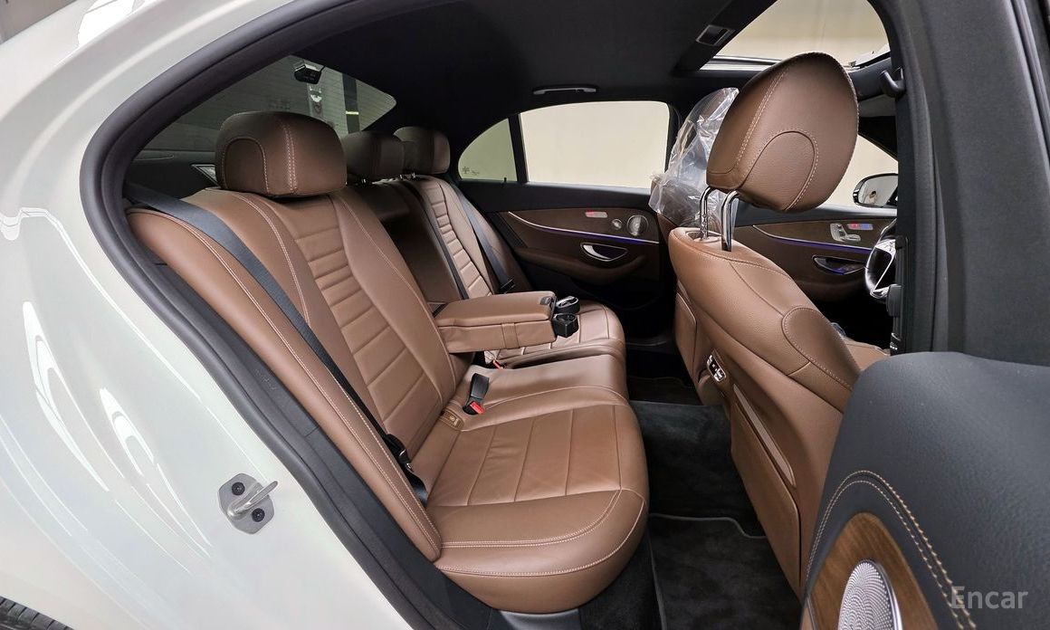 E-Class W213E300e 4MATIC Exclusive 20