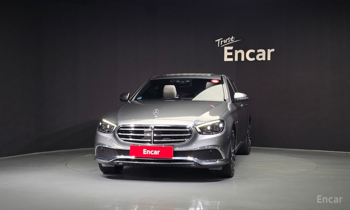 E-Class W213E300e 4MATIC Exclusive 4