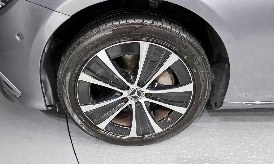 E-Class W213E300e 4MATIC Exclusive 6