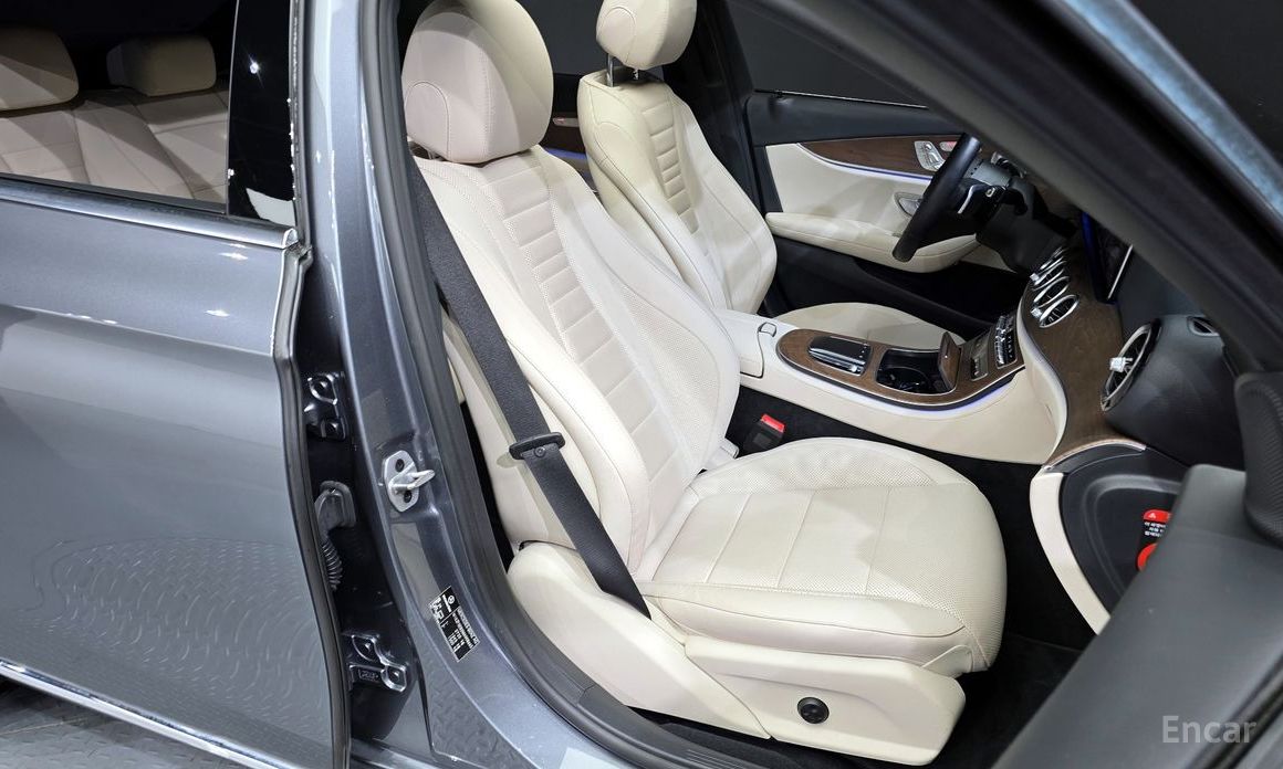 E-Class W213E300e 4MATIC Exclusive 13