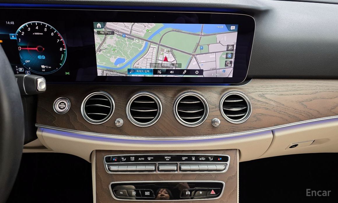 E-Class W213E300e 4MATIC Exclusive 19