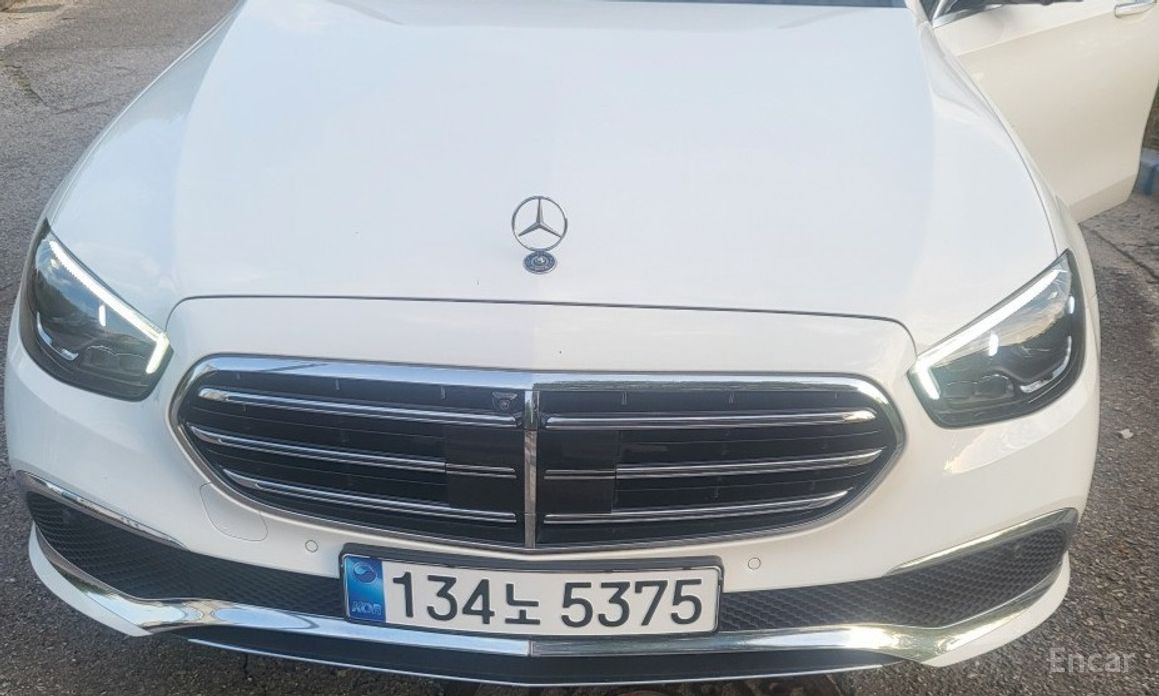 E-Class W213E300e 4MATIC Exclusive 4