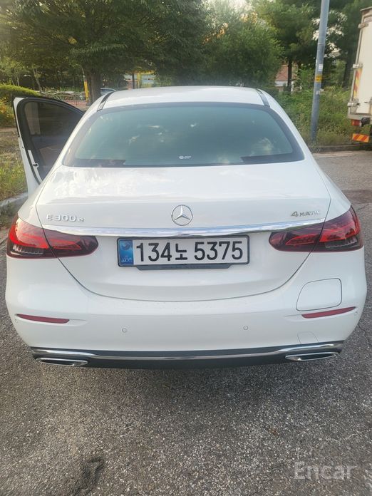 E-Class W213E300e 4MATIC Exclusive 5