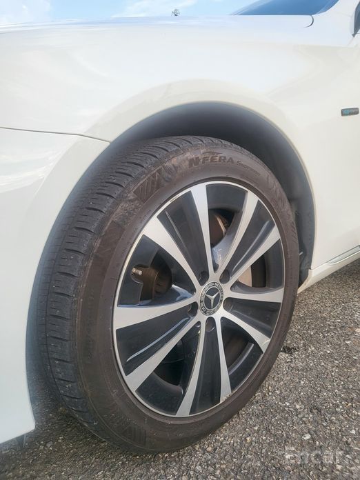 E-Class W213E300e 4MATIC Exclusive 6