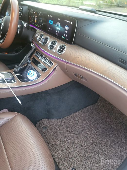 E-Class W213E300e 4MATIC Exclusive 10