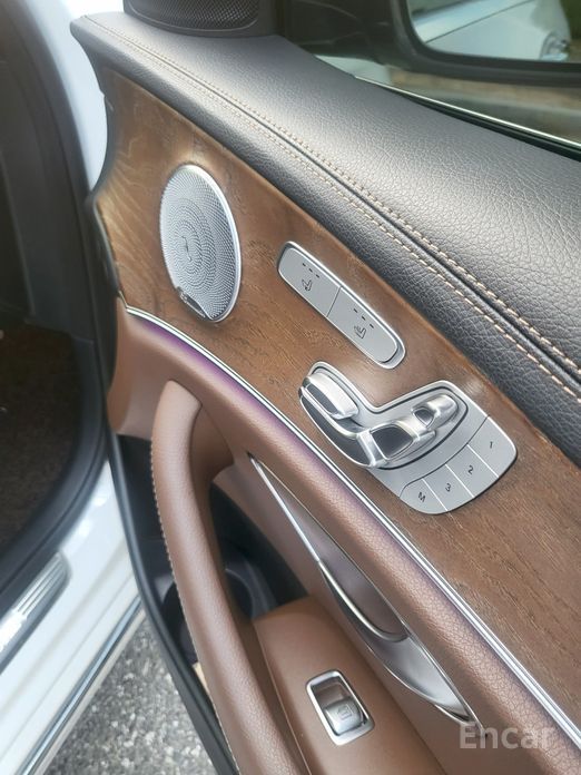 E-Class W213E300e 4MATIC Exclusive 12