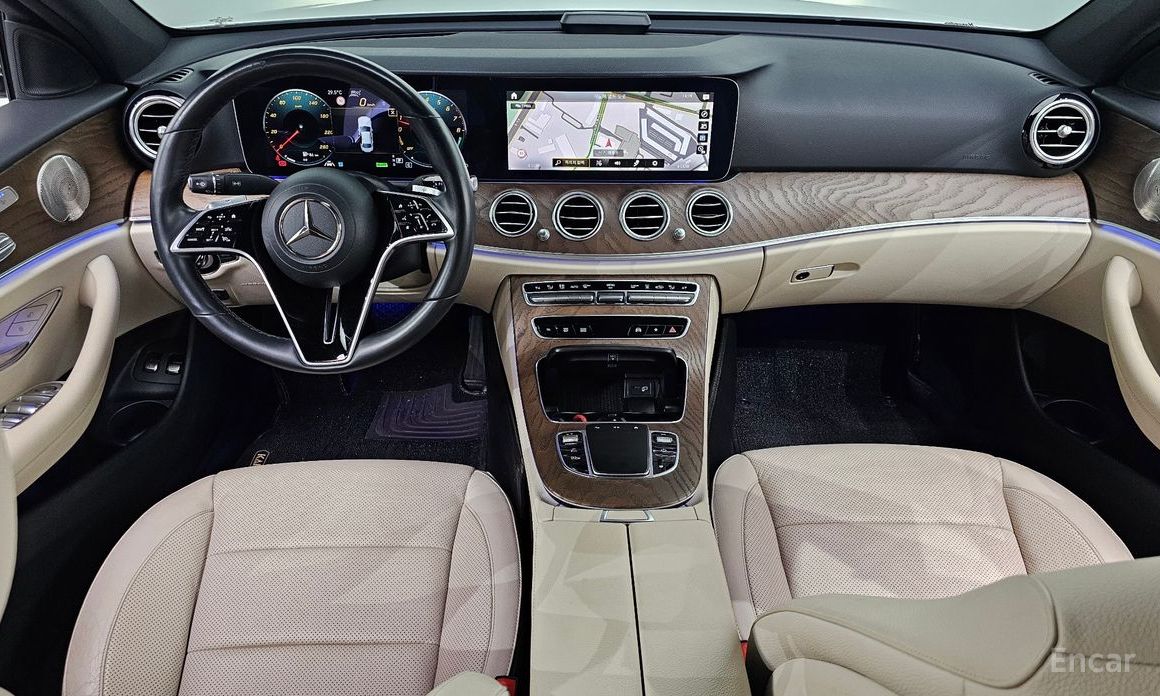 E-Class W213E300e 4MATIC Exclusive 8