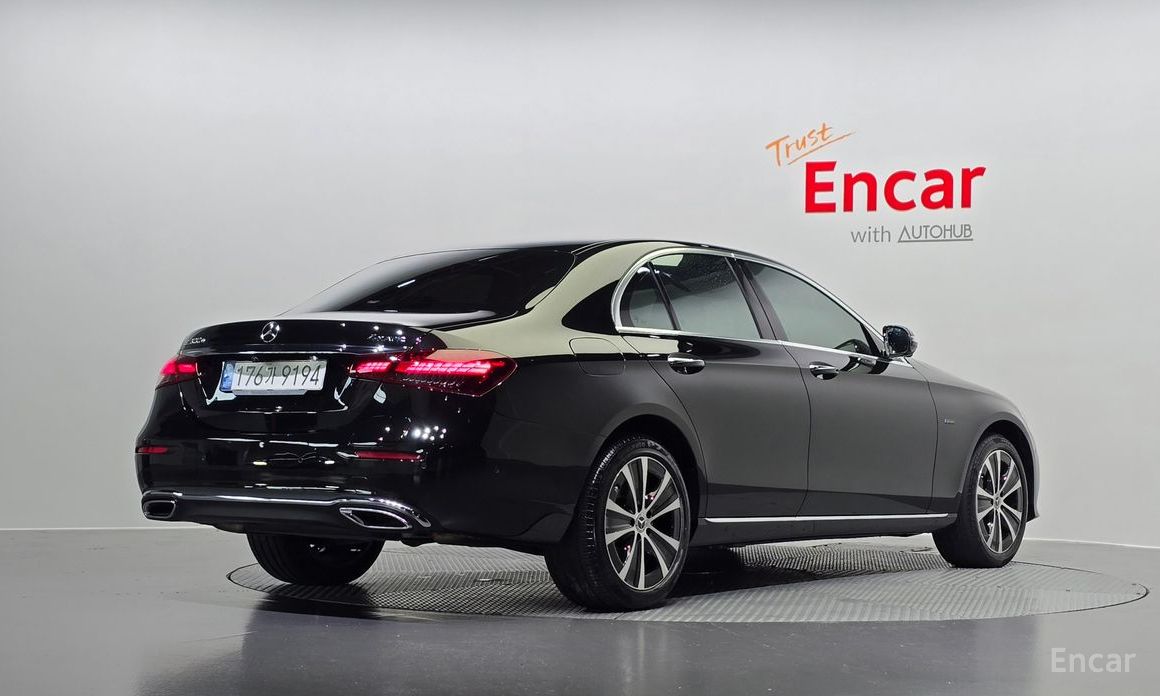 E-Class W213E300e 4MATIC Exclusive 3
