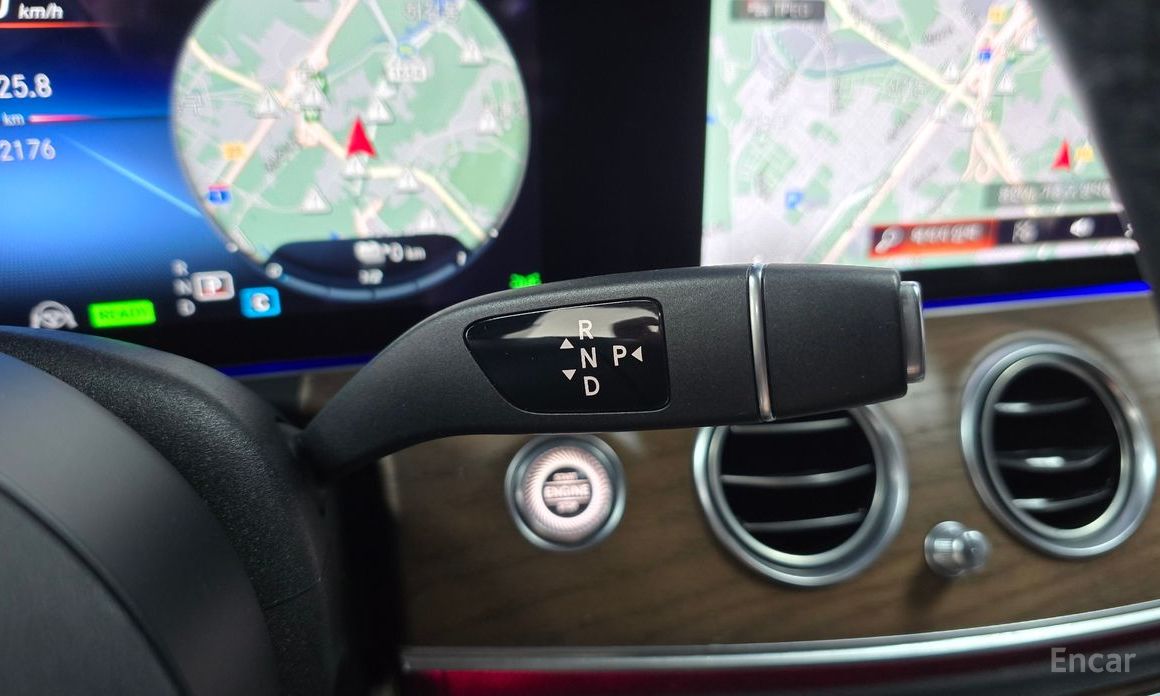 E-Class W213E300e 4MATIC Exclusive 10