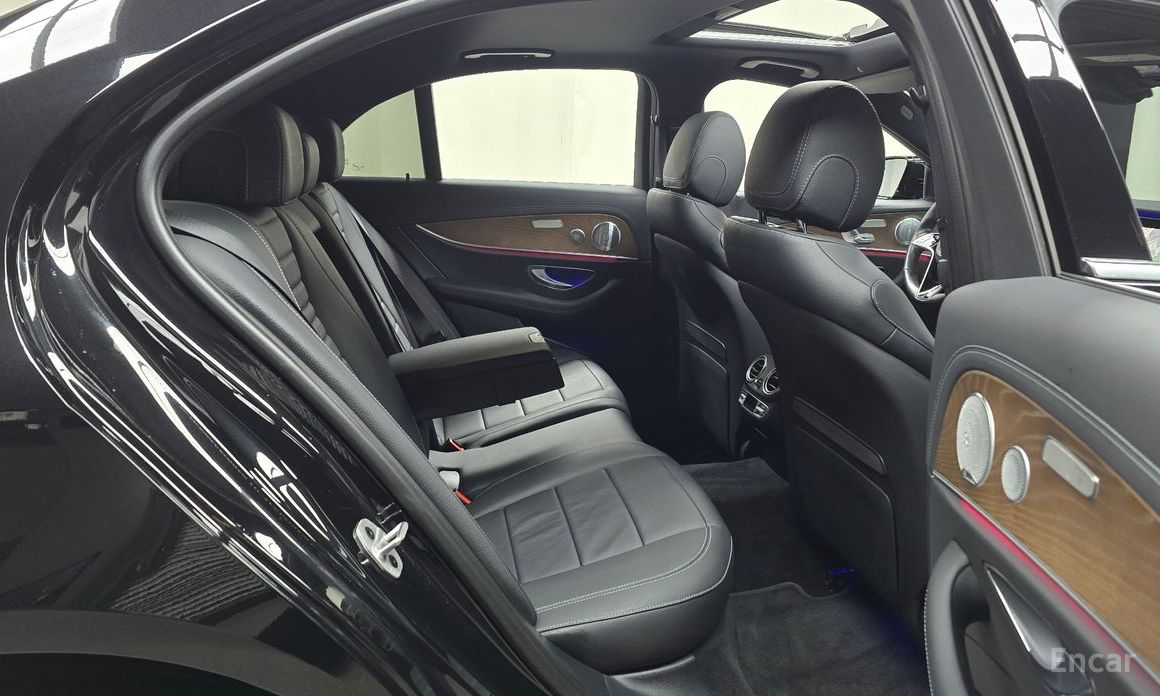 E-Class W213E300e 4MATIC Exclusive 13