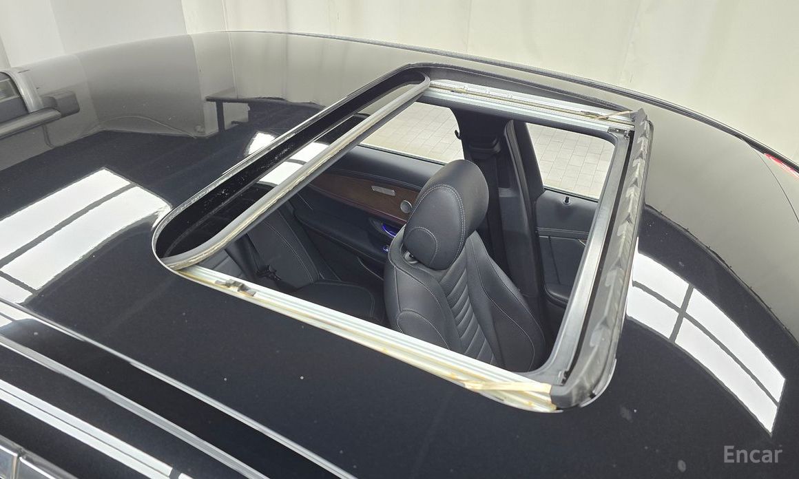 E-Class W213E300e 4MATIC Exclusive 18